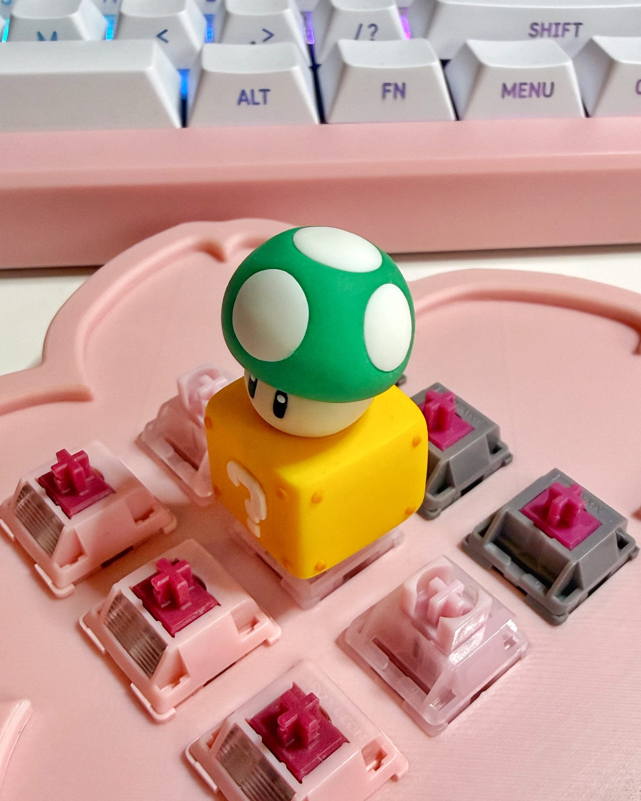Super Mario Green Power-Up - Image 2
