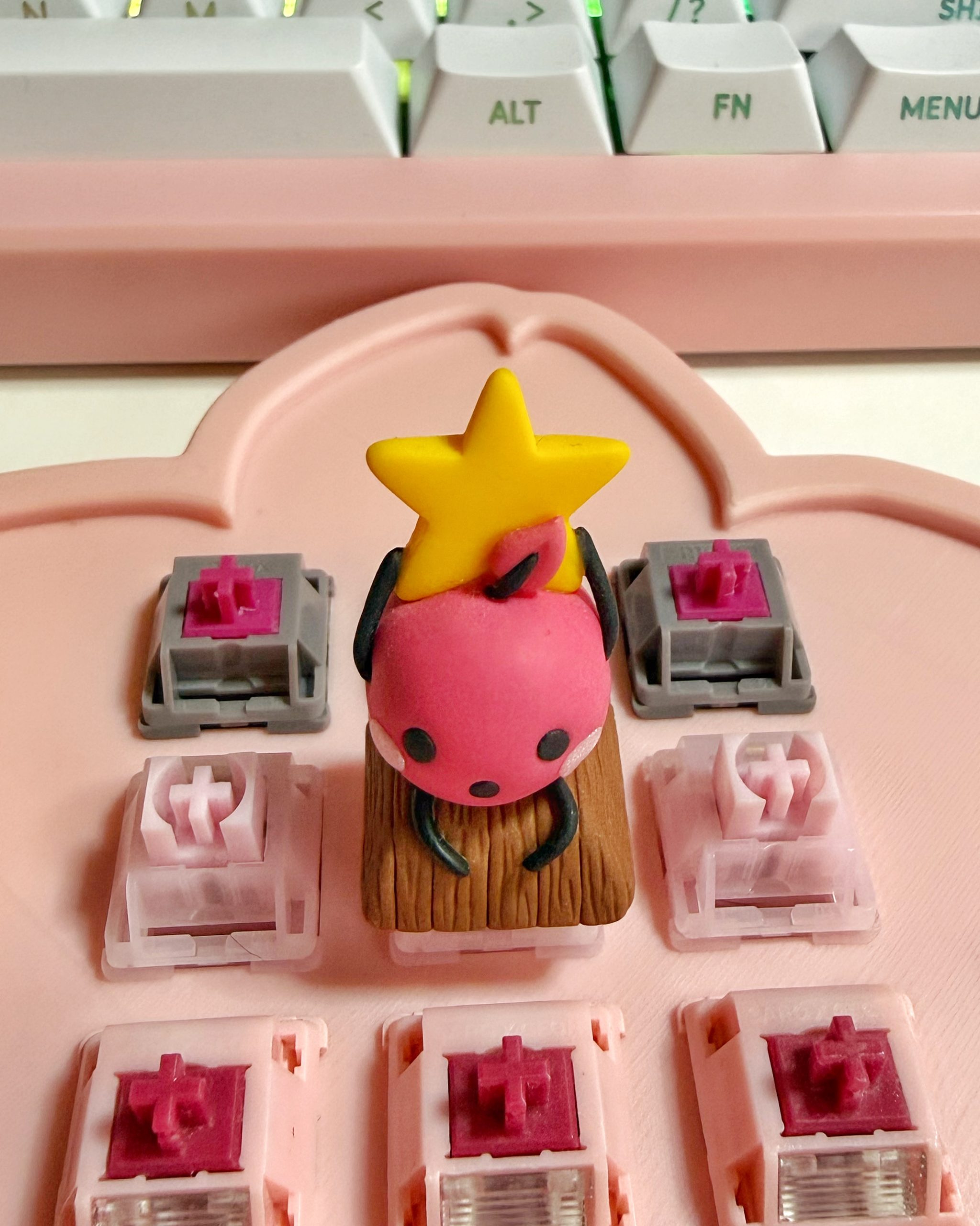 Junimo with Gold Star (Pink) - Image 2